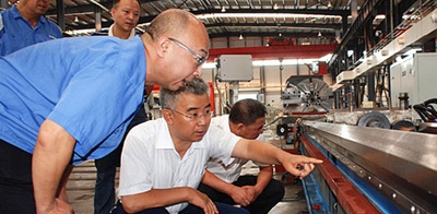 天水市委常委、常務(wù)副市長(zhǎng)趙四輩一行在星火公司調(diào)研