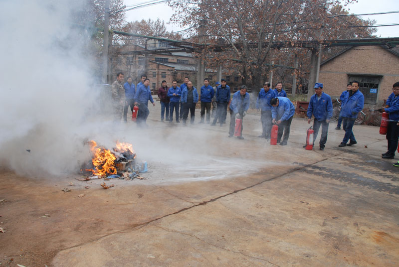 星火機(jī)床公司開展消防應(yīng)急演練