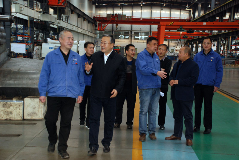 甘肅省工信廳副廳長王海峰來來星火機床公司調(diào)研