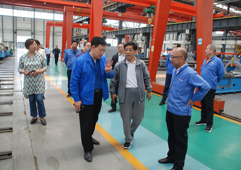 甘肅省工信廳領(lǐng)導(dǎo)來星火機床公司調(diào)研