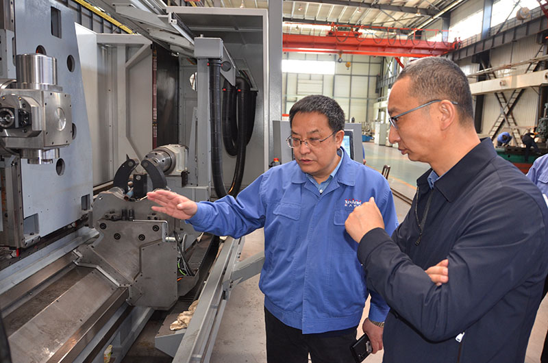 董小平副市長來星火機床公司調(diào)研