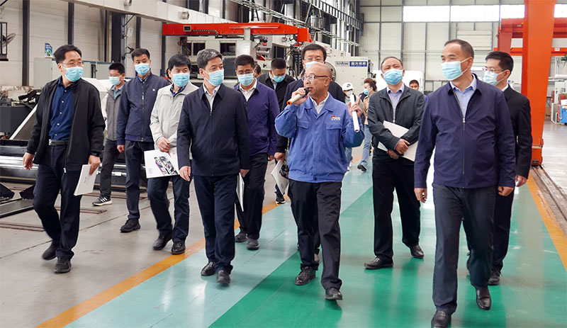 省委黨校中青年干部培訓(xùn)一班第一社會(huì)調(diào)研組來(lái)星火機(jī)床公司調(diào)研