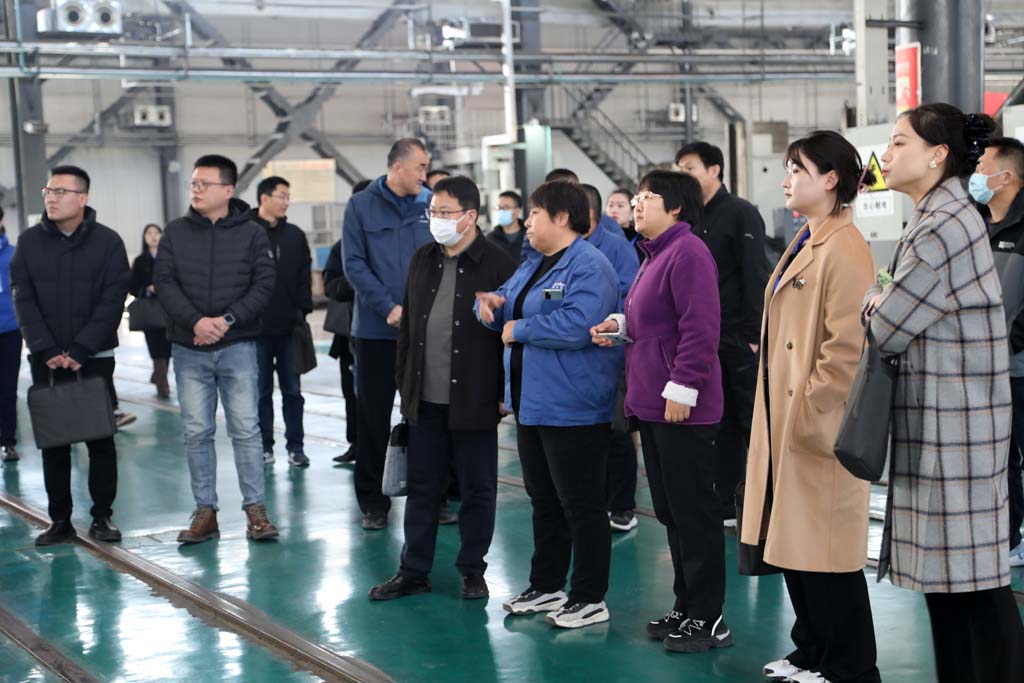 省工學類就業(yè)聯(lián)盟就業(yè)指導教師來星火機床公司參觀