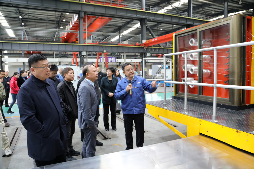 上市公司甘肅投資考察團(tuán)來(lái)星火機(jī)床公司考察