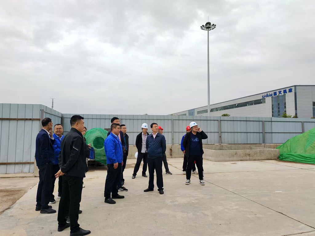 天水市發(fā)改委副主任賈尚明一行來(lái)星火機(jī)床公司調(diào)研項(xiàng)目建設(shè)情況