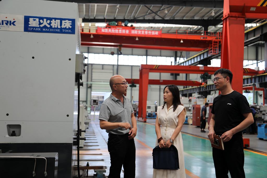 甘肅省工信廳裝備產(chǎn)業(yè)處副處長安子祎來星火公司調(diào)研