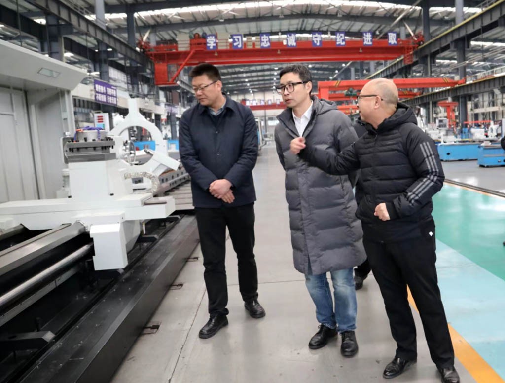 市政府副秘書長(zhǎng)汪曉春來(lái)公司調(diào)研