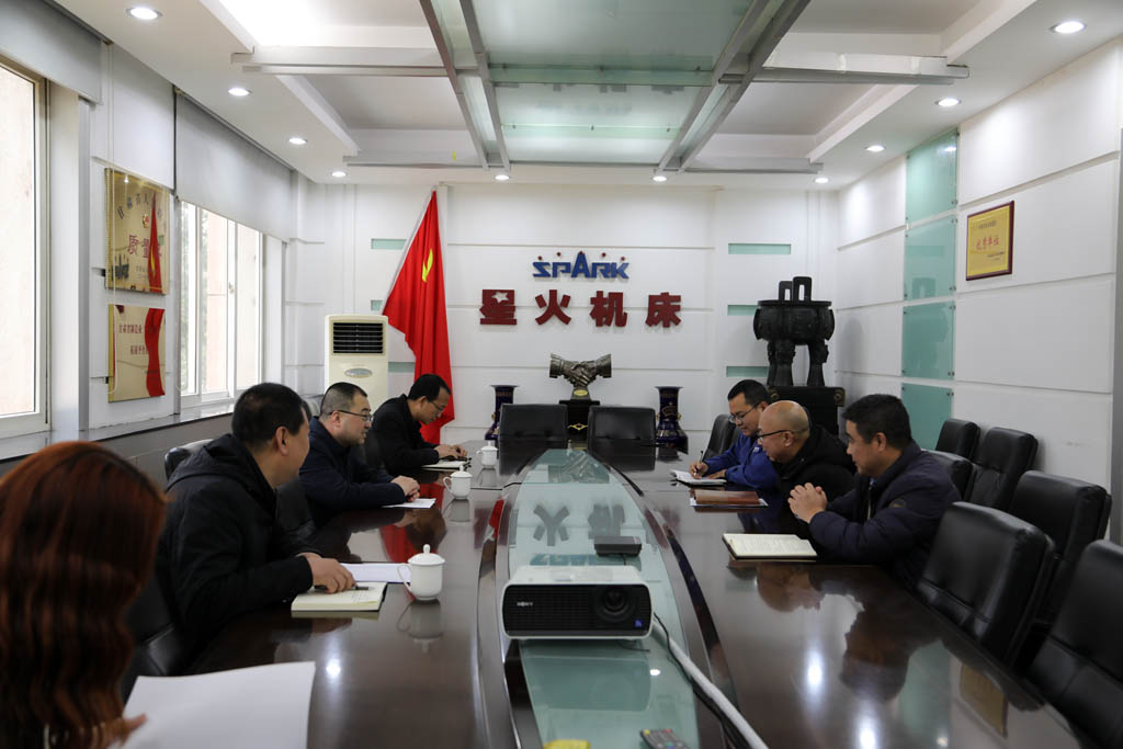 麥積區(qū)副區(qū)長(zhǎng)張弘一行到星火公司調(diào)研
