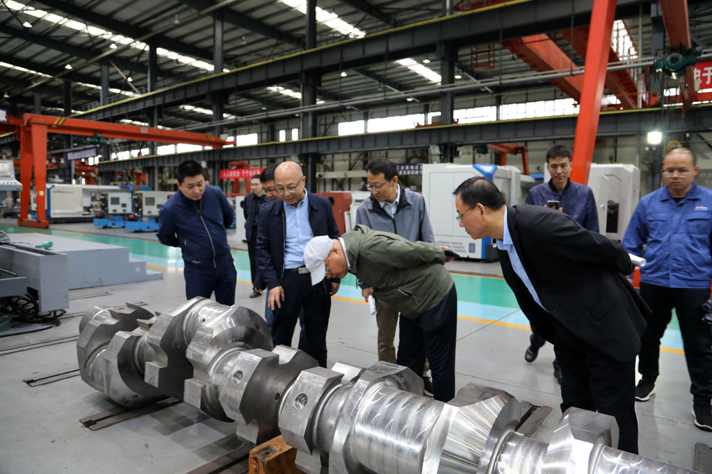 甘肅省發(fā)展改革委總工程師樊文一行蒞臨星火數(shù)控調(diào)研指導(dǎo)