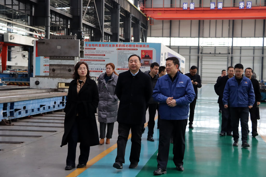 國研智庫調(diào)研組蒞臨星火數(shù)控公司調(diào)研