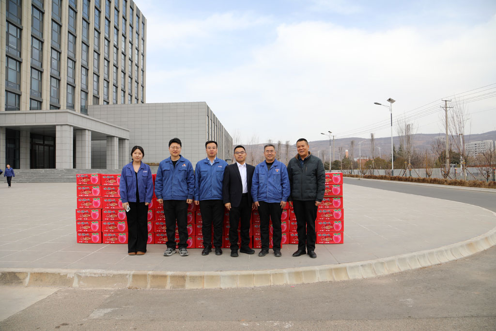 天水經(jīng)開(kāi)區(qū)管委會(huì)領(lǐng)導(dǎo)蒞臨星火數(shù)控走訪(fǎng)慰問(wèn)