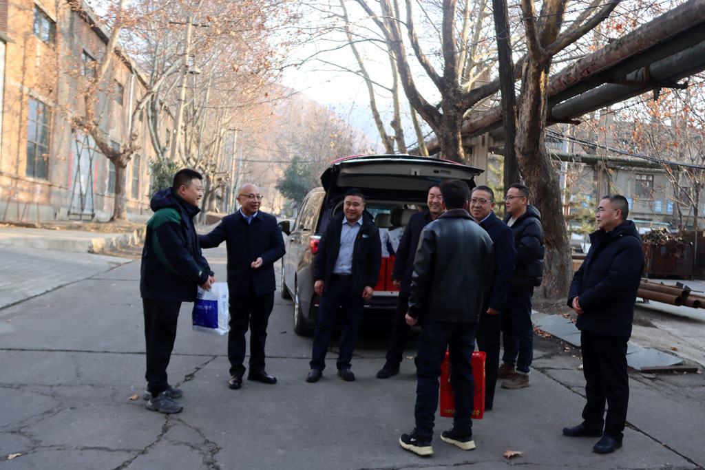 新春送暖，致敬堅(jiān)守——星火數(shù)控公司領(lǐng)導(dǎo)慰問(wèn)一線(xiàn)在崗職工